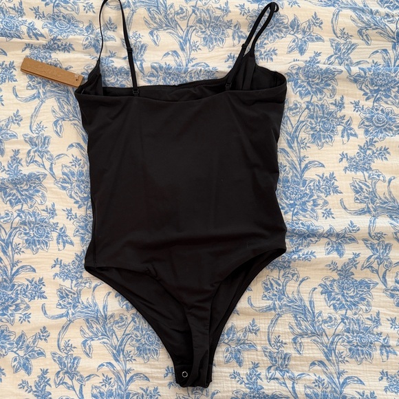 SKIMS NWT Cami Black Bodysuit - Picture 3 of 3